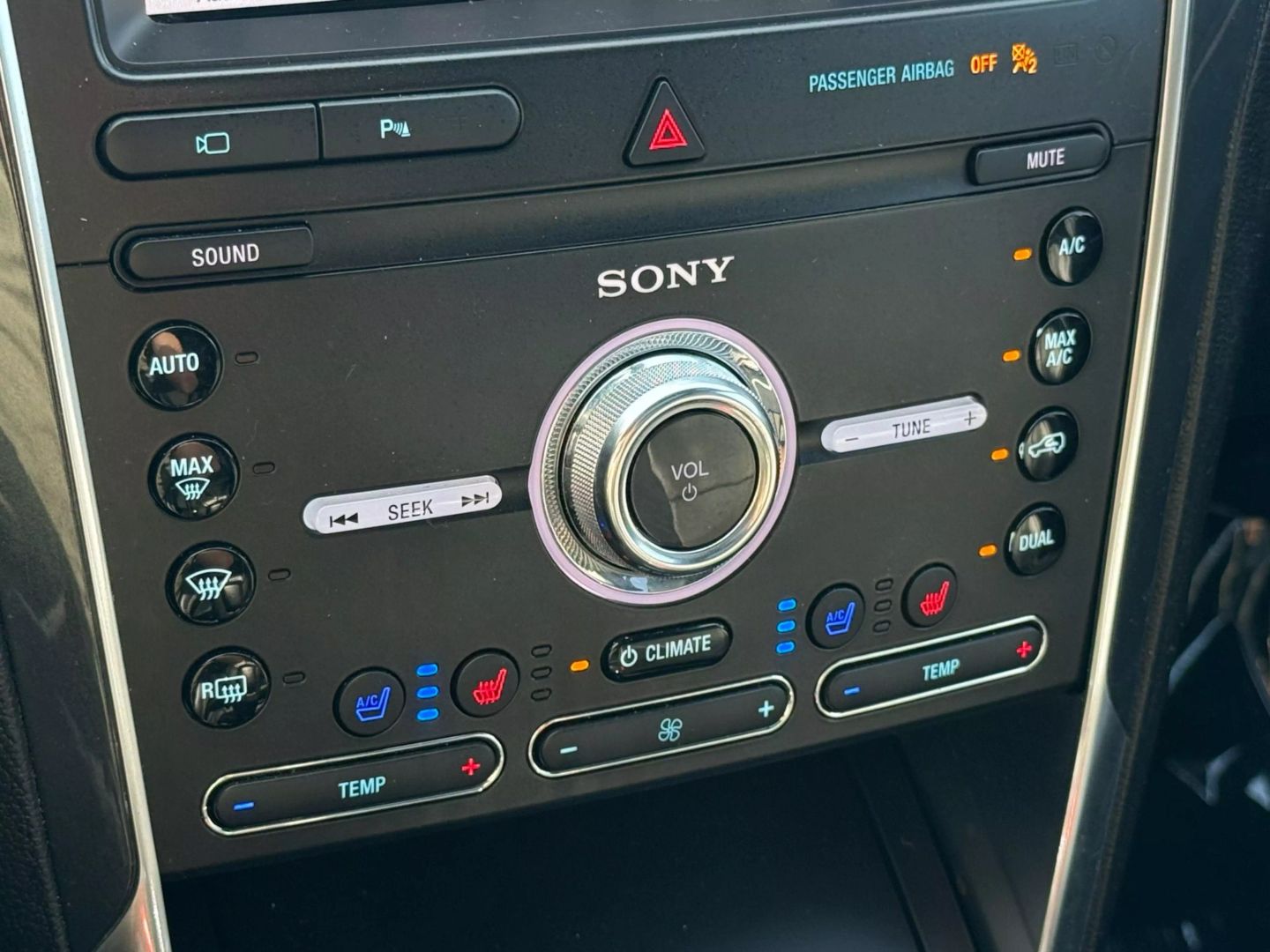 2019 Ford Explorer - Image 46