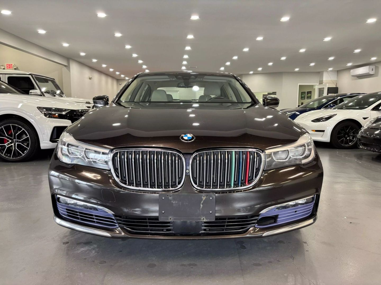 2017 Bmw 7 Series 740i Xdrive Sedan 4d - Image 2