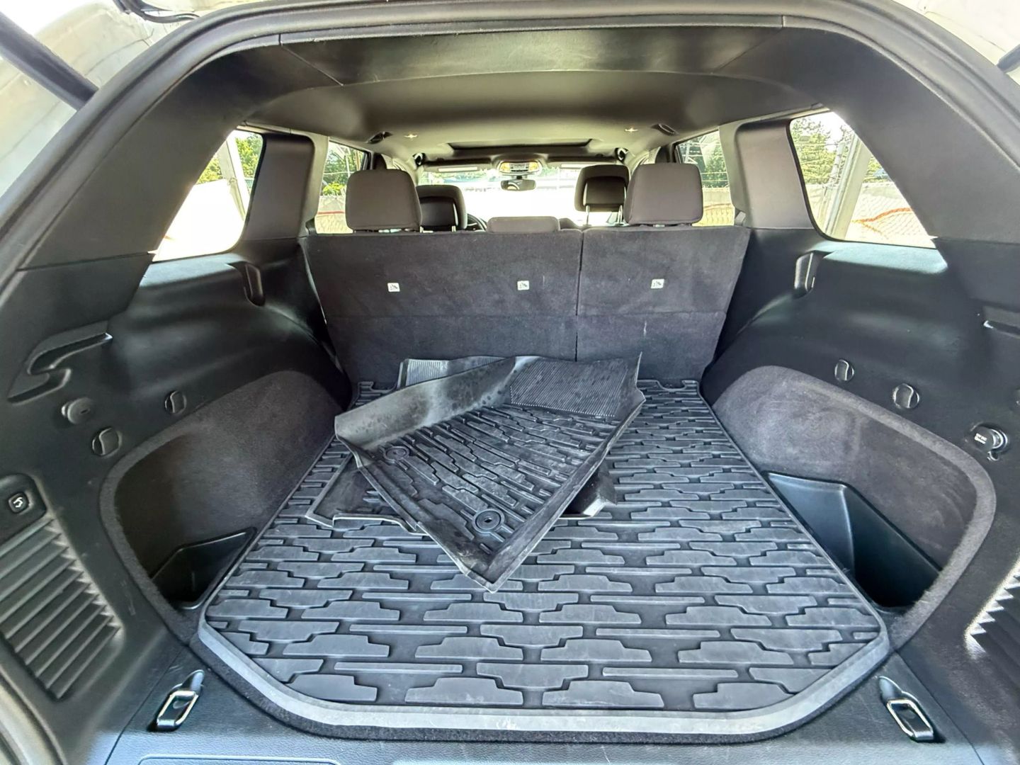2018 Jeep Grand Cherokee - Image 20