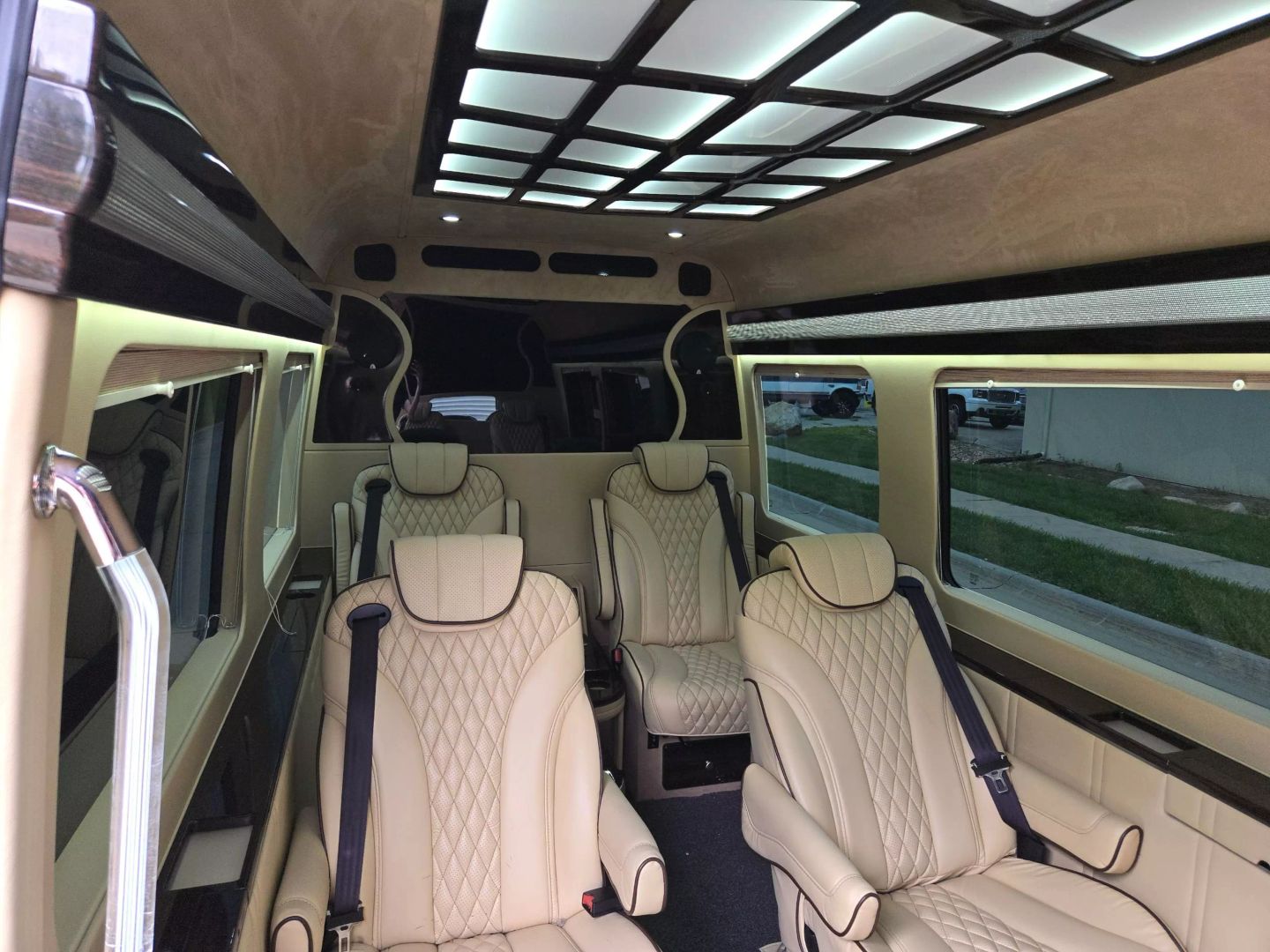 2017 Mercedes-benz Sprinter 2500 Cargo - Image 16