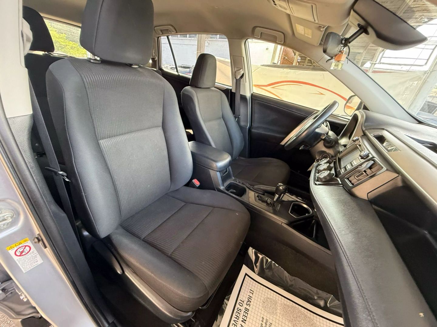 2018 Toyota Rav4 - Image 25