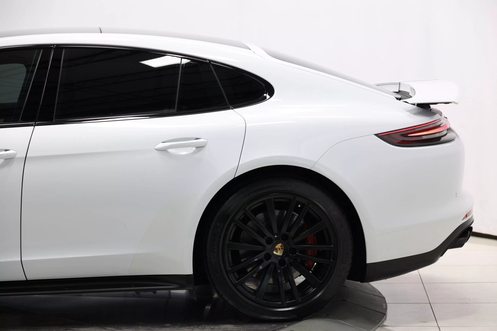 2020 Porsche Panamera - Image 8