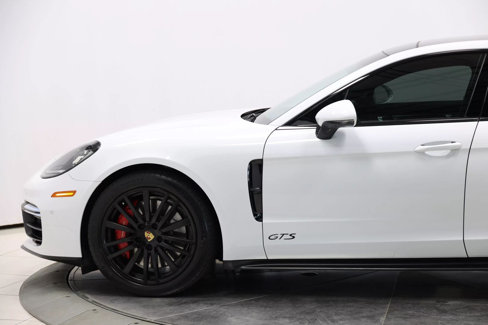 2020 Porsche Panamera - Image 7