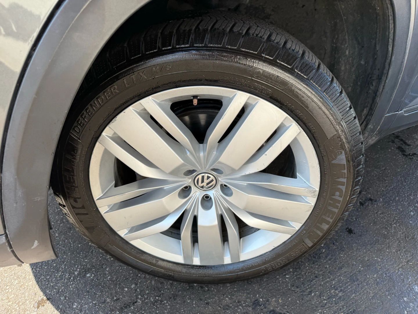 2019 Volkswagen Atlas - Image 42
