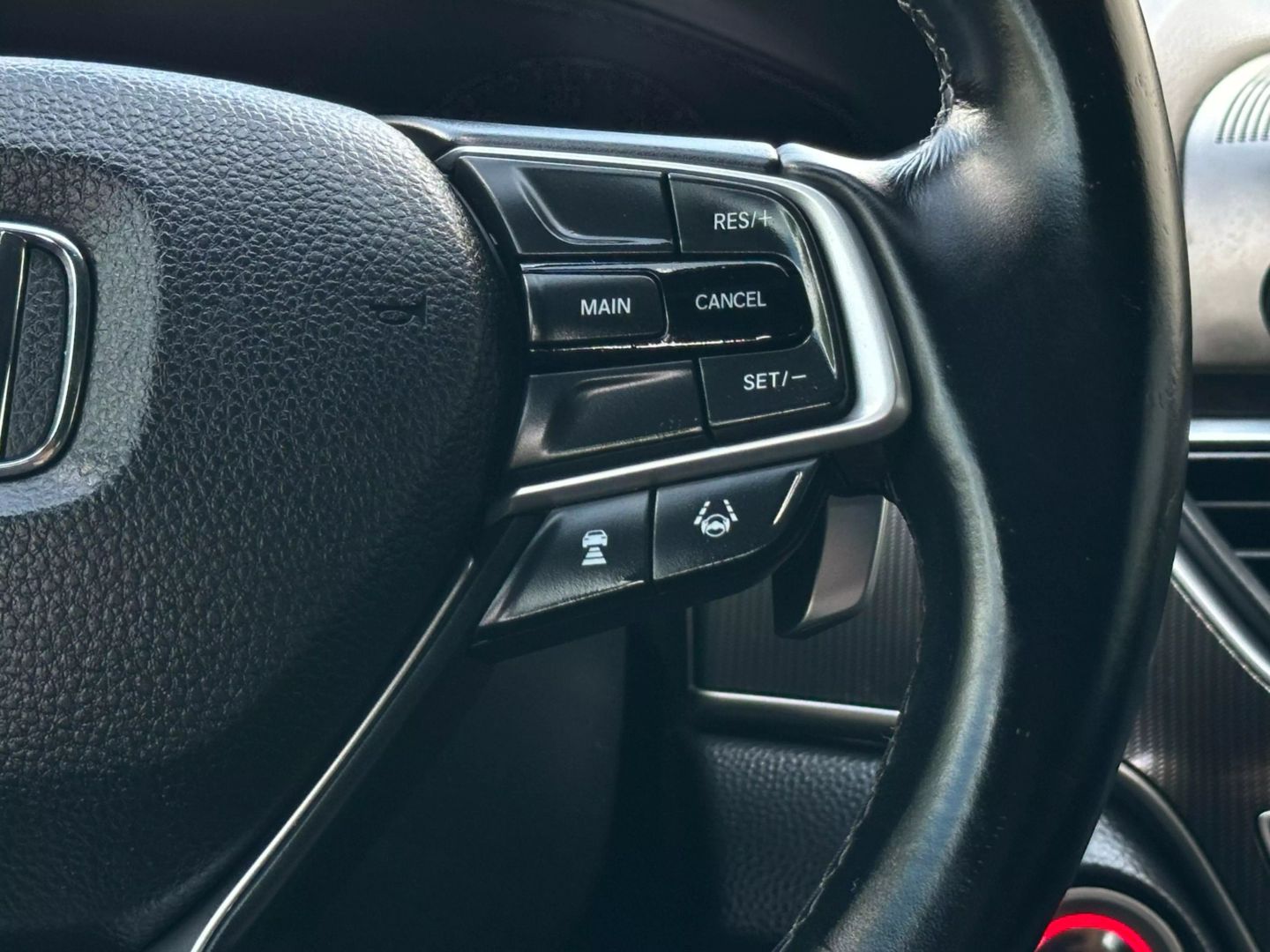 2018 Honda Accord - Image 25