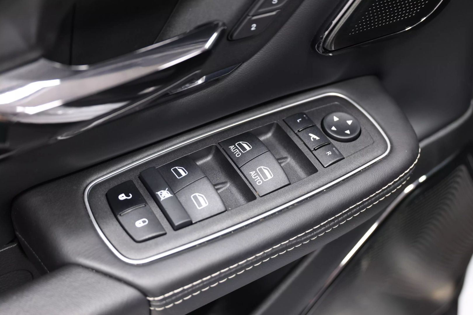 2023 Ram 1500 Crew Cab - Image 10