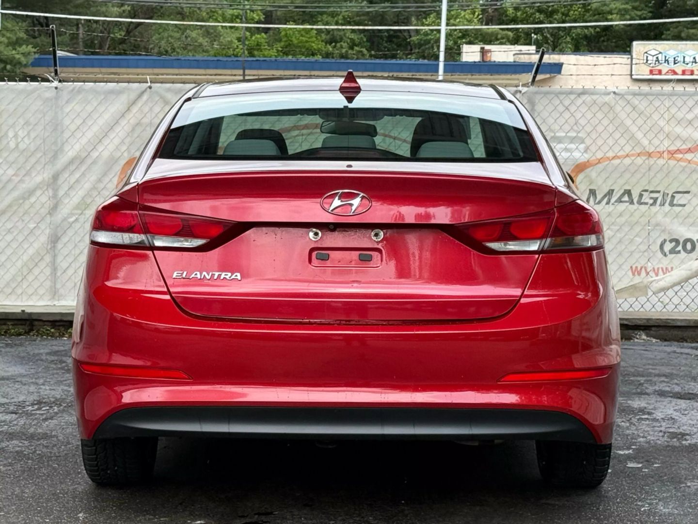 2018 Hyundai Elantra - Image 10