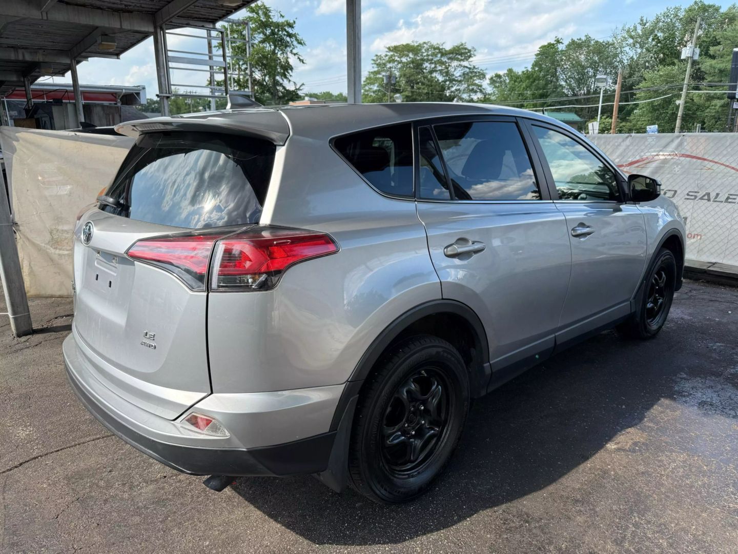 2018 Toyota Rav4 - Image 12