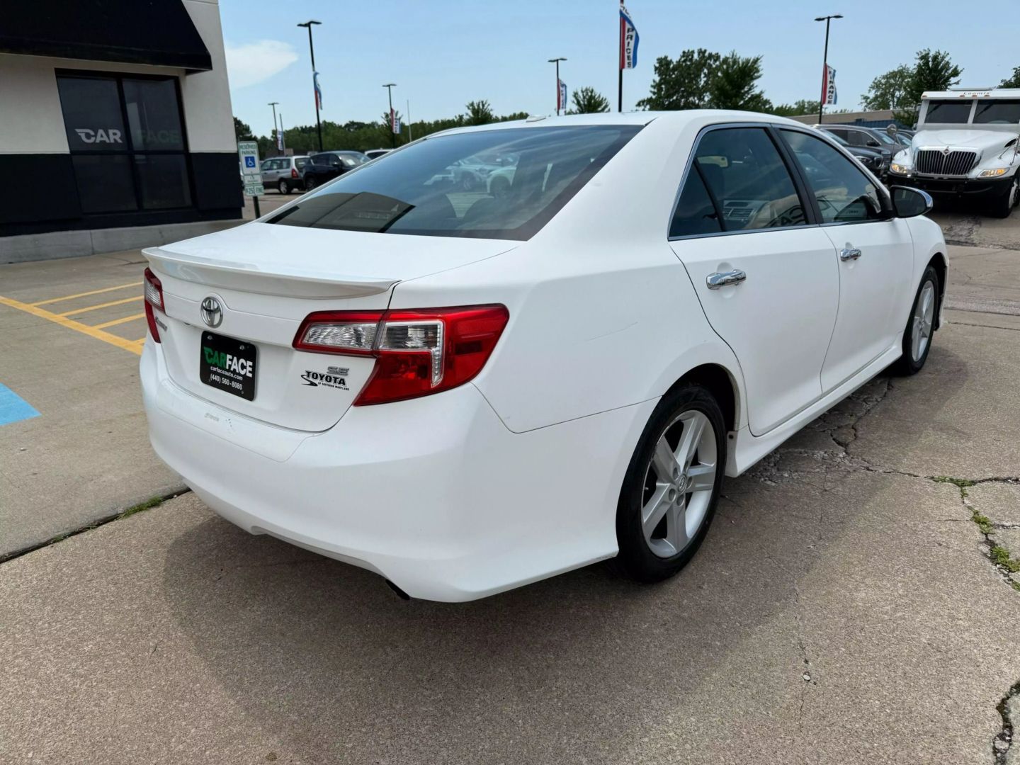 2013 Toyota Camry - Image 15