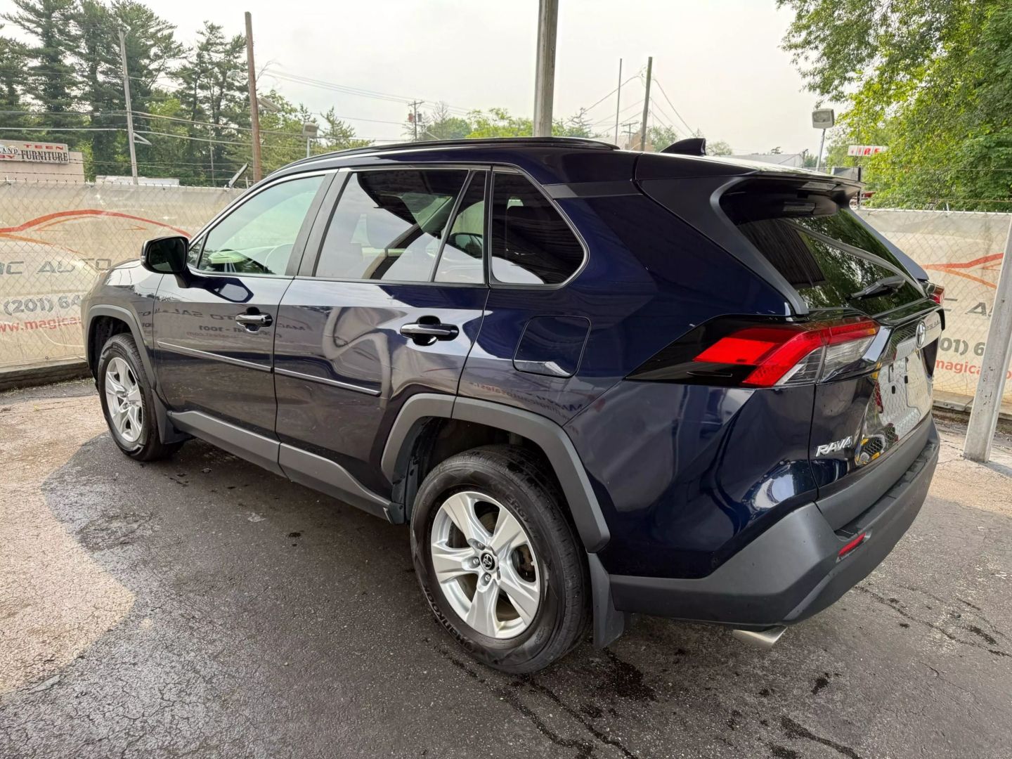 2019 Toyota Rav4 - Image 13