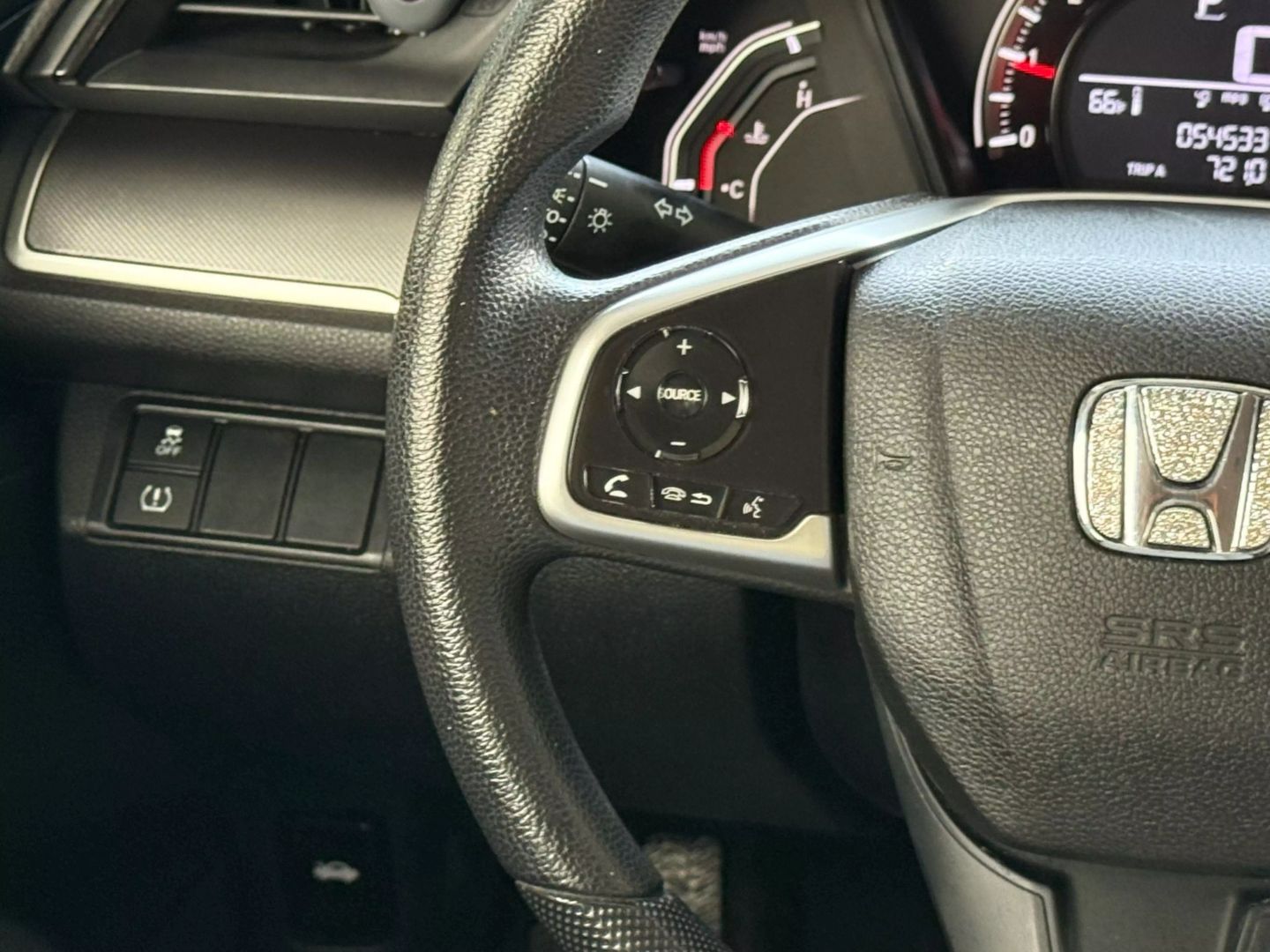 2018 Honda Civic - Image 29