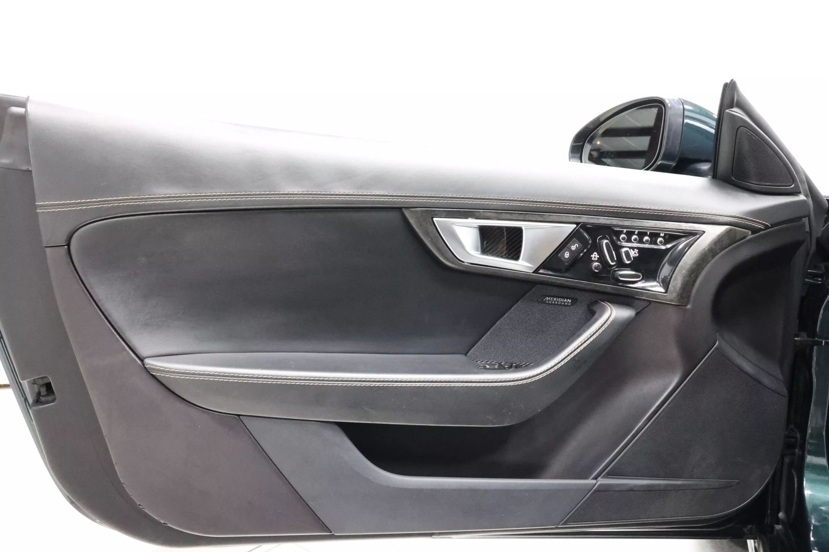 2015 Jaguar F-type - Image 8