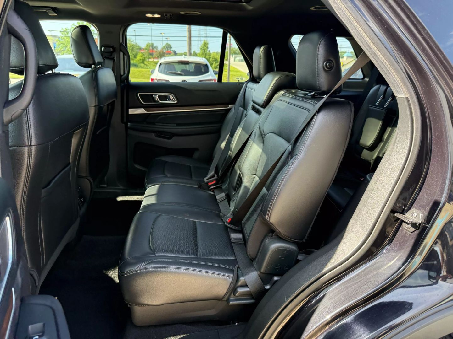 2019 Ford Explorer - Image 23