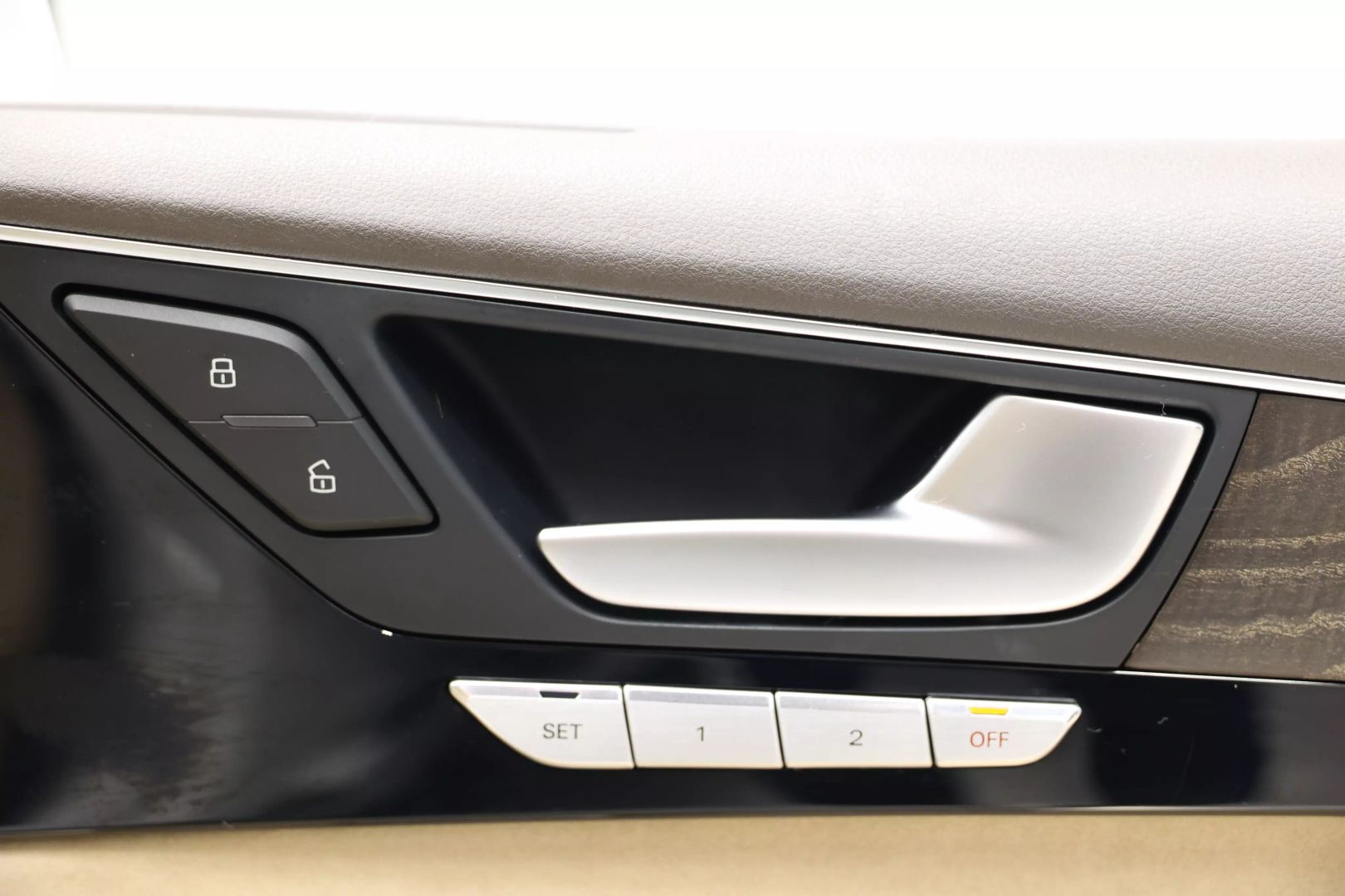 2015 Audi A8 - Image 94