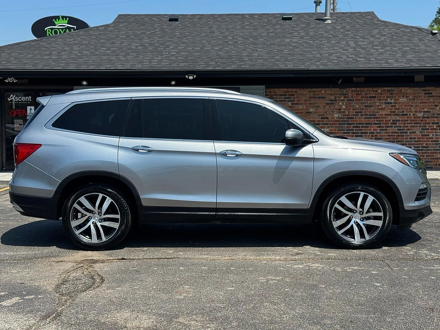 2018 Honda Pilot - Image 12