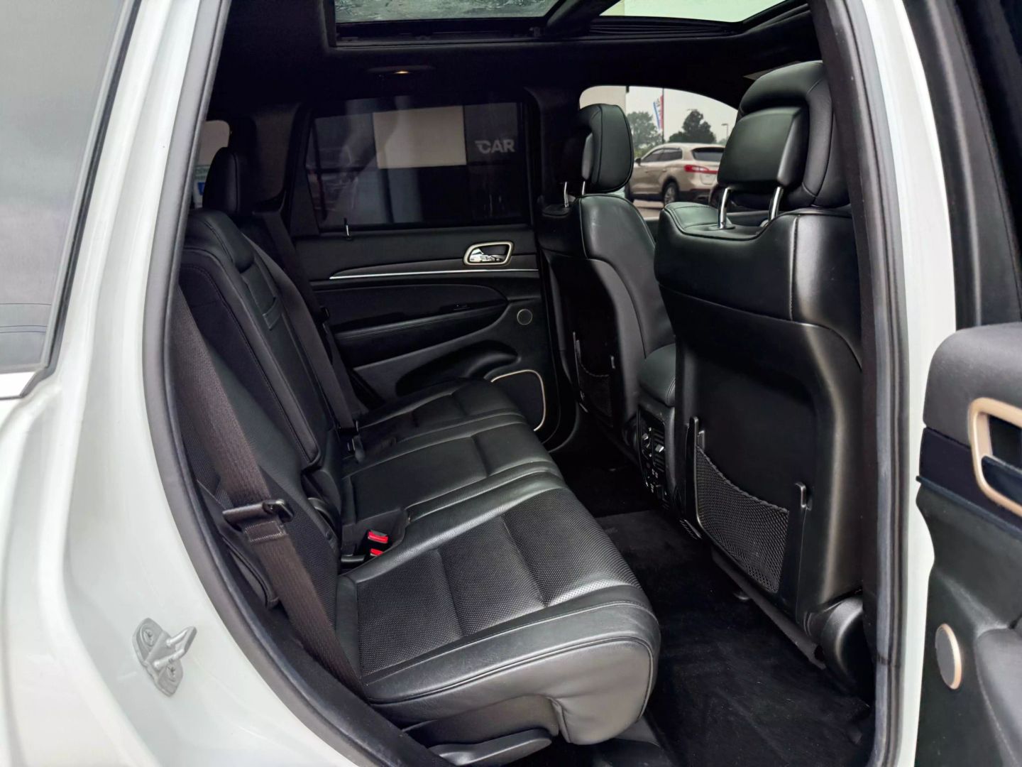2014 Jeep Grand Cherokee - Image 24