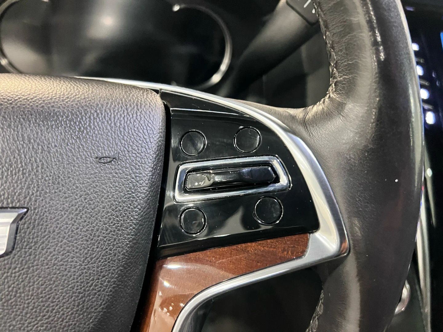 2019 Cadillac Escalade Luxury Sport Utility 4d - Image 22