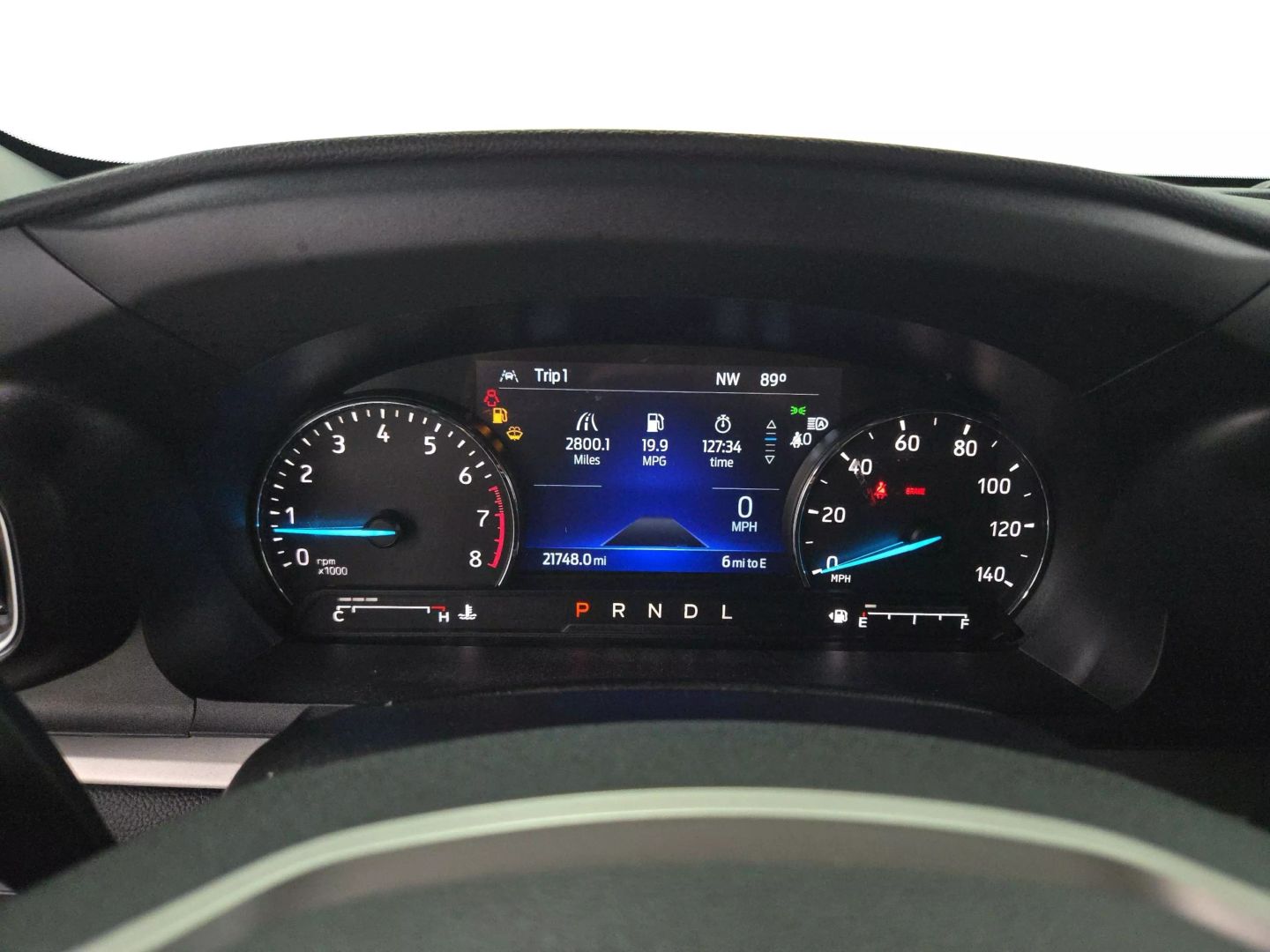 2022 Ford Explorer - Image 16