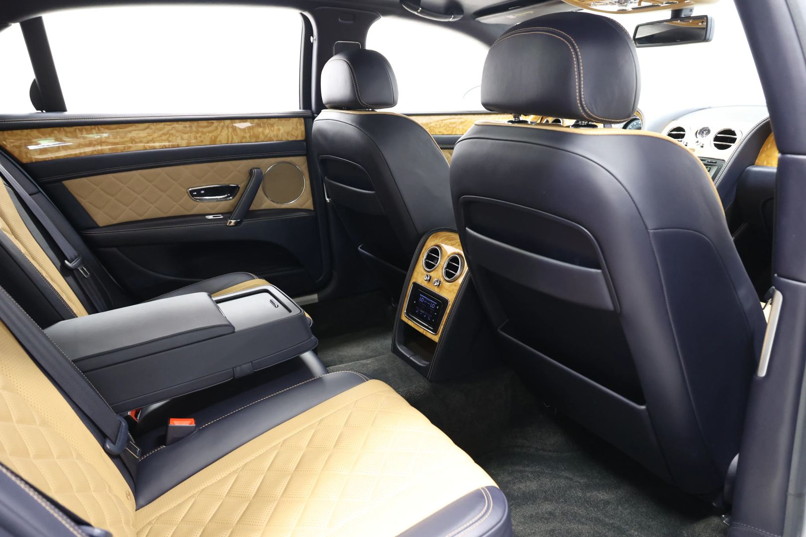 2017 Bentley Flying Spur - Image 87