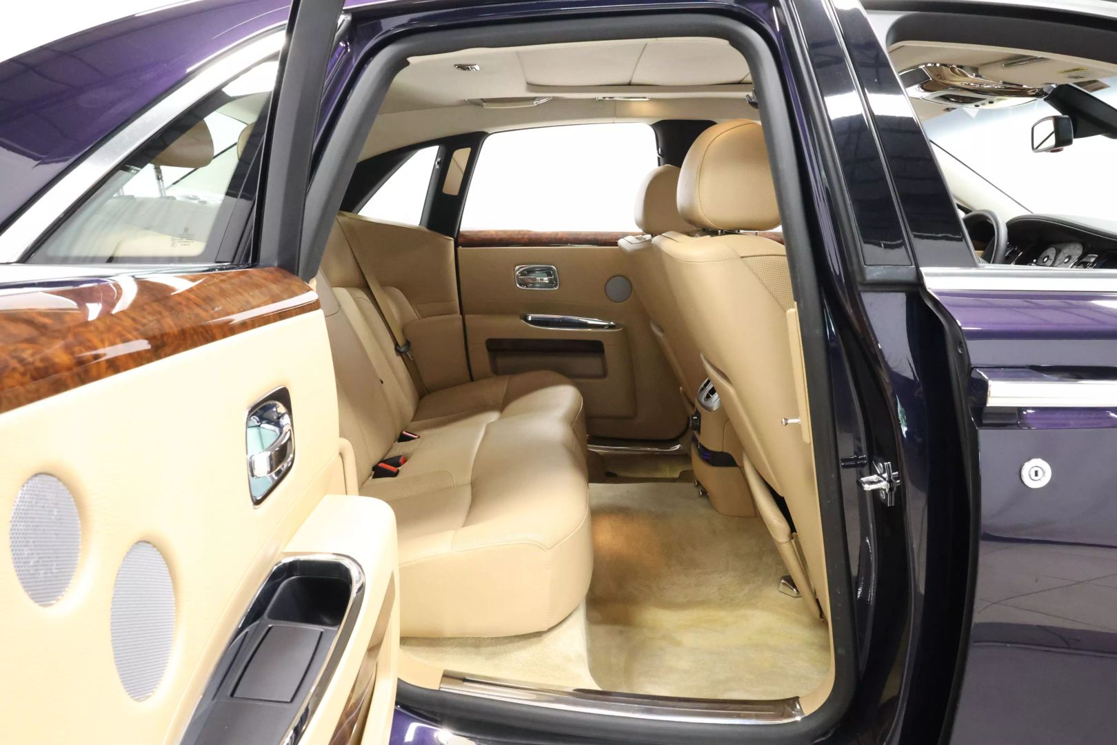 2010 Rolls-royce Ghost - Image 61