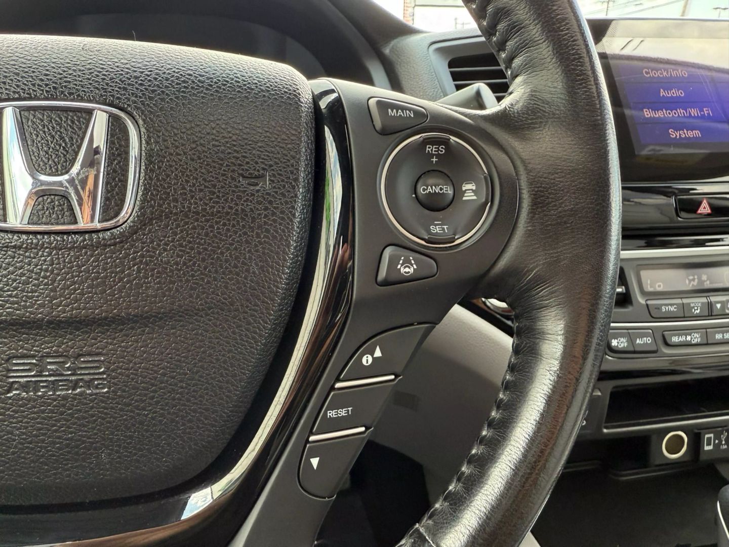 2018 Honda Ridgeline - Image 27