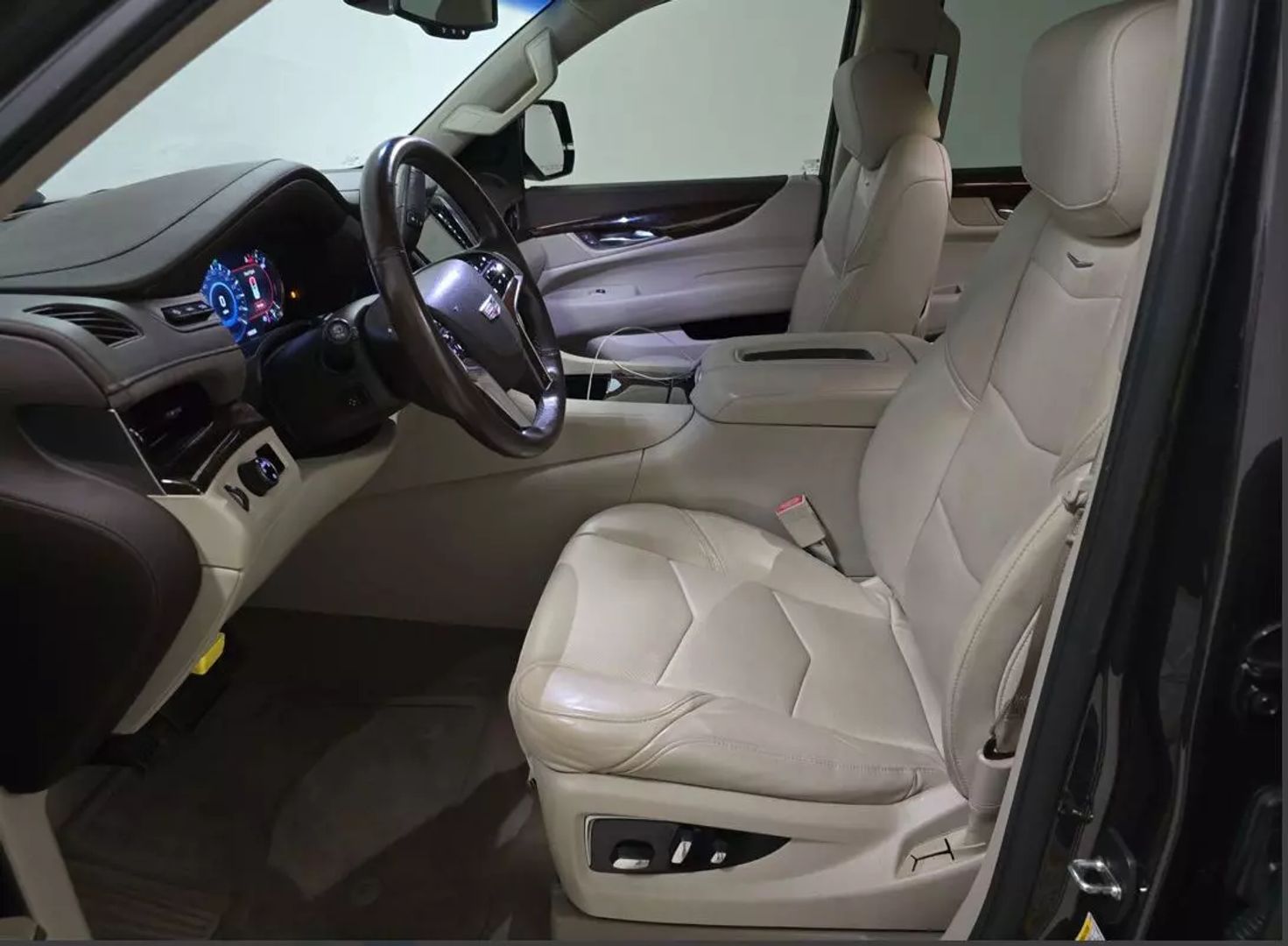 2016 Cadillac Escalade - Image 3