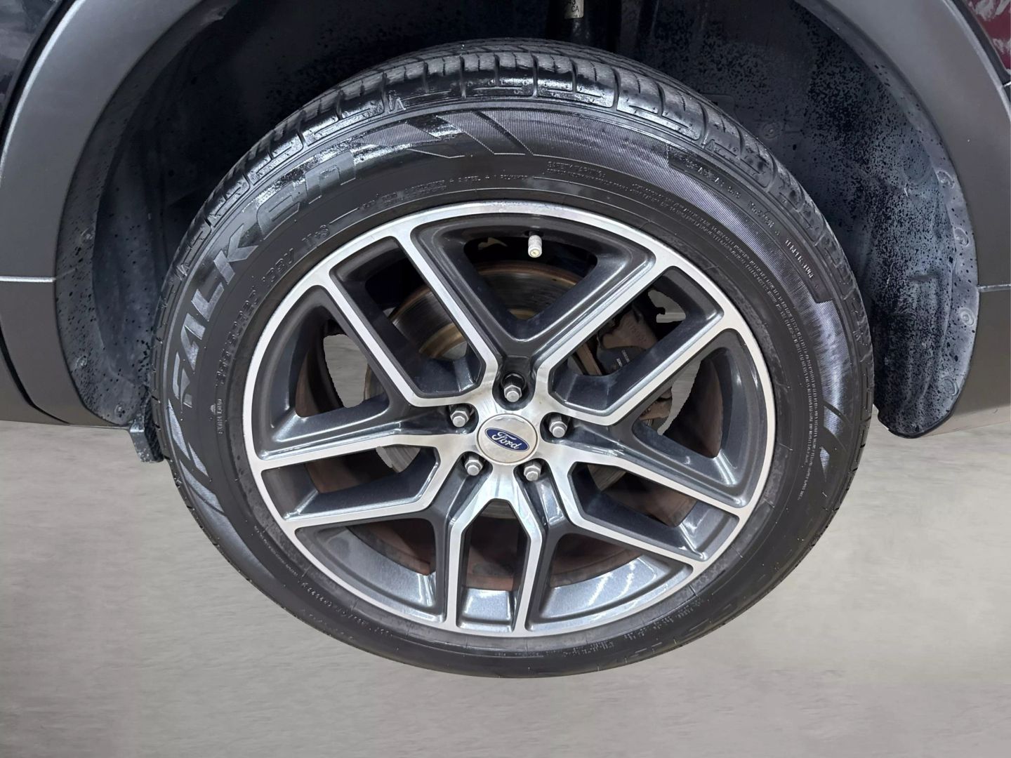 2016 Ford Explorer - Image 17