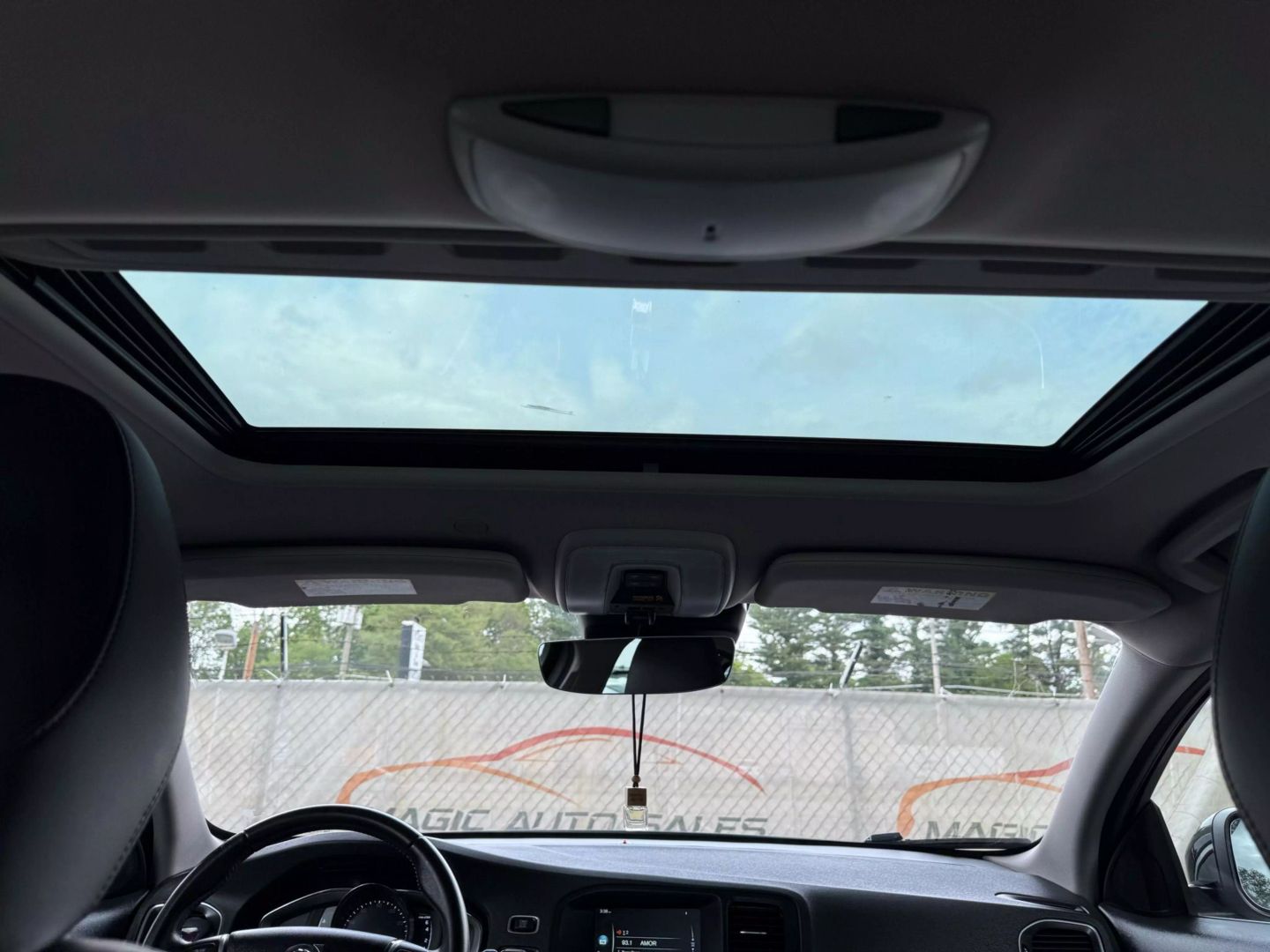 2016 Volvo S60 - Image 38