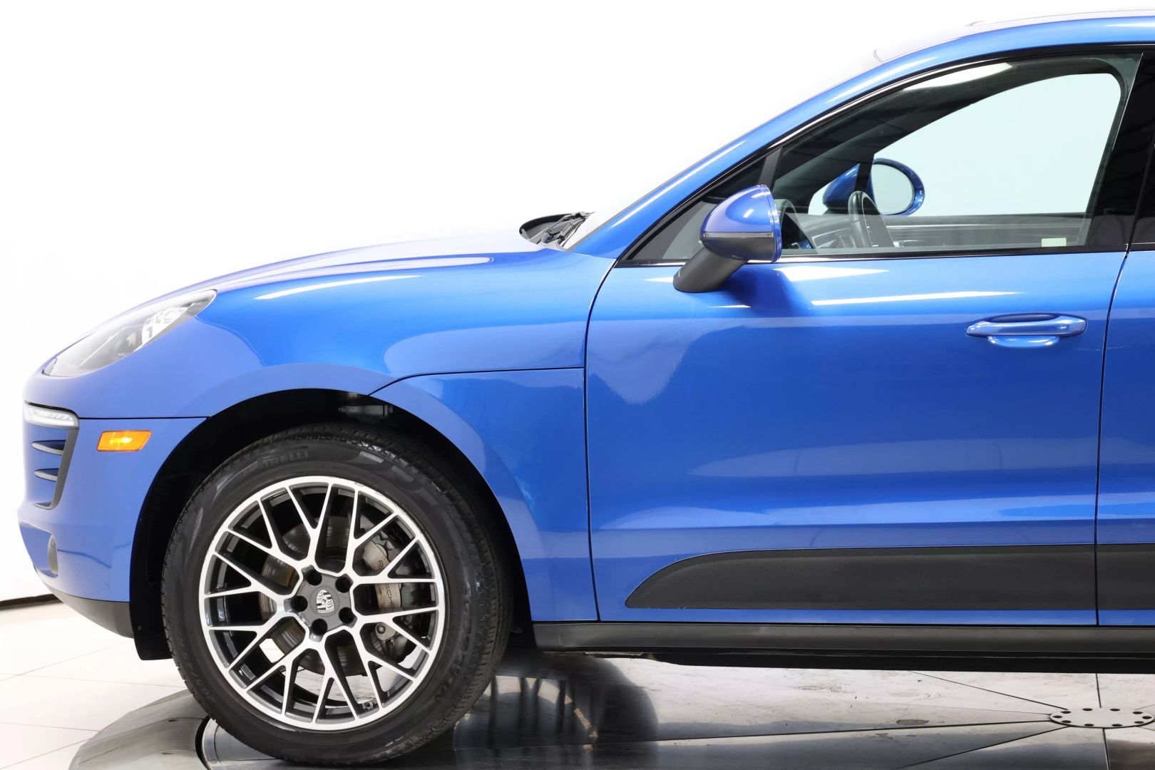 2017 Porsche Macan - Image 7