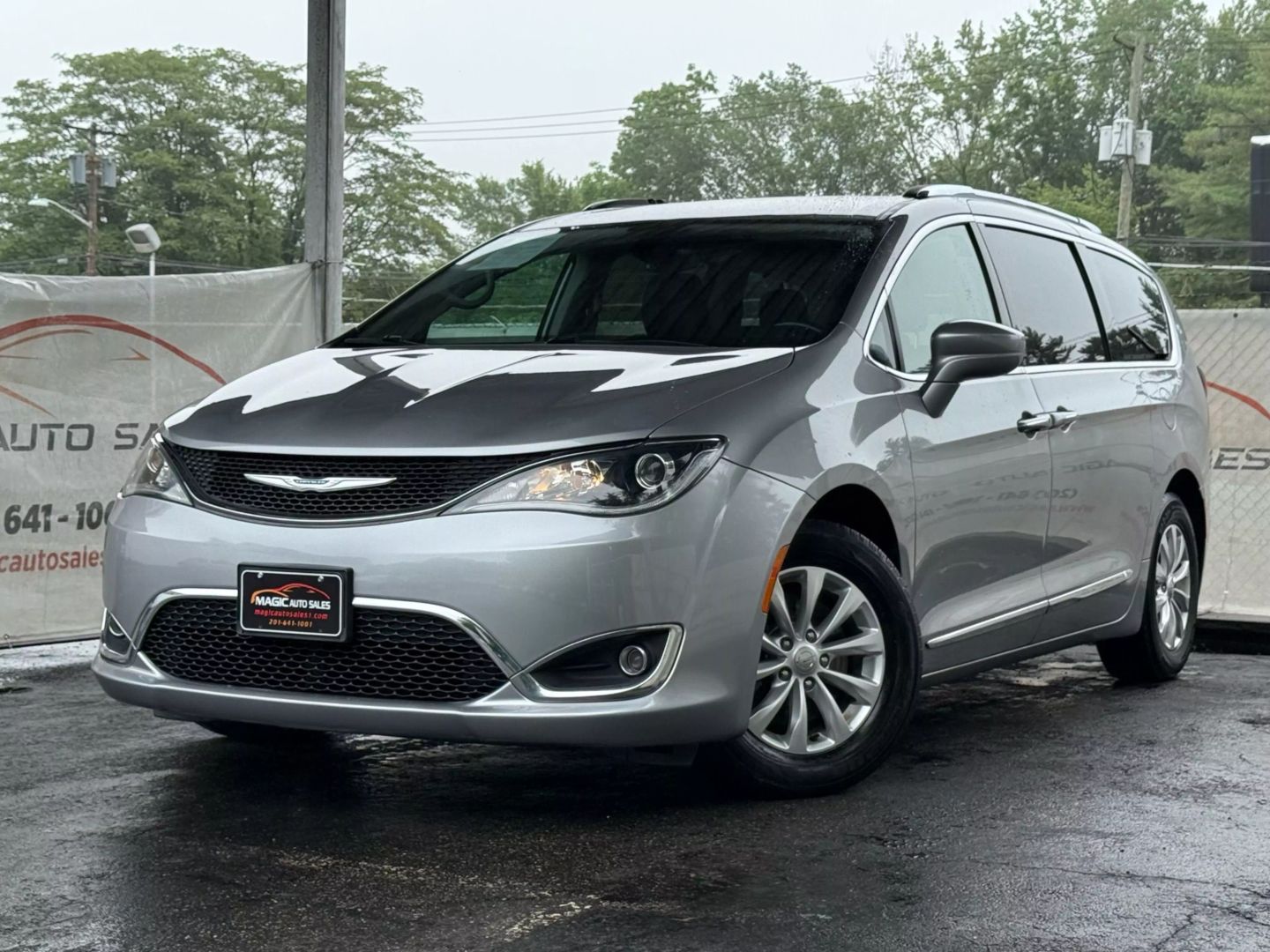 2019 Chrysler Pacifica - Image 1