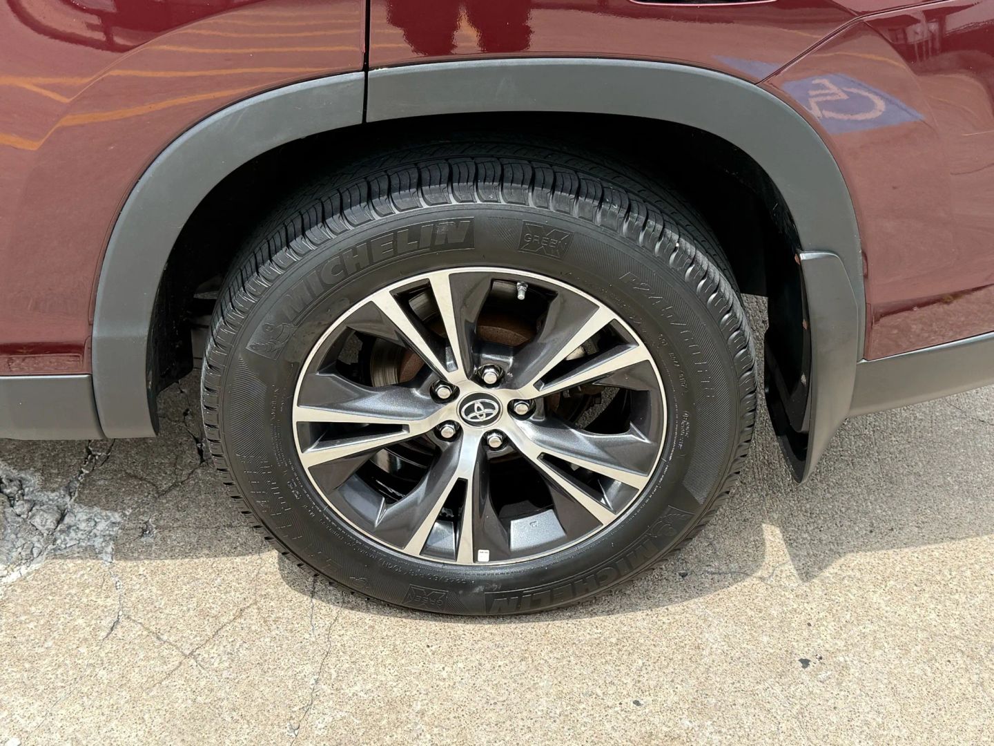2019 Toyota Highlander - Image 39
