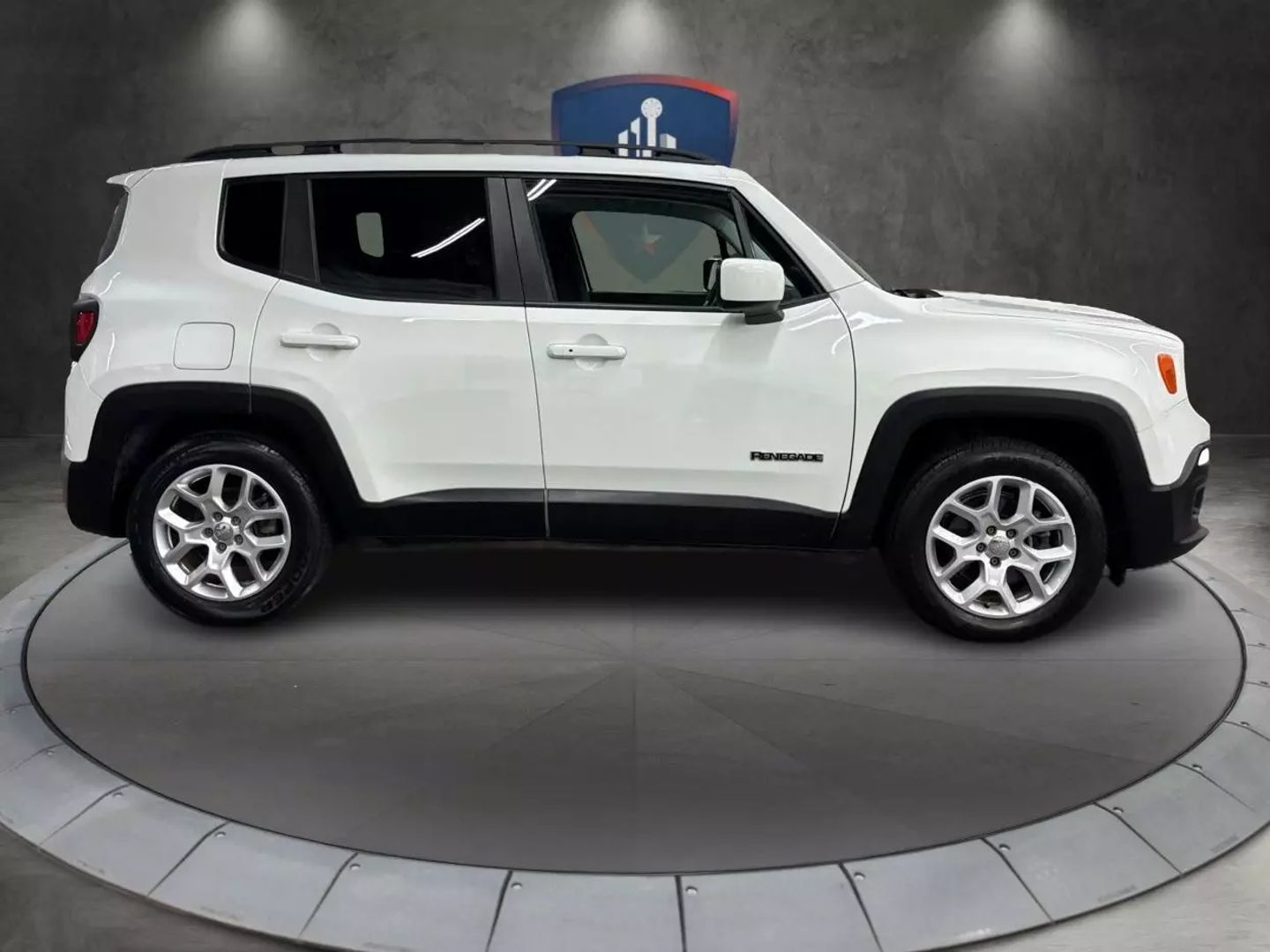 2015 Jeep Renegade - Image 6