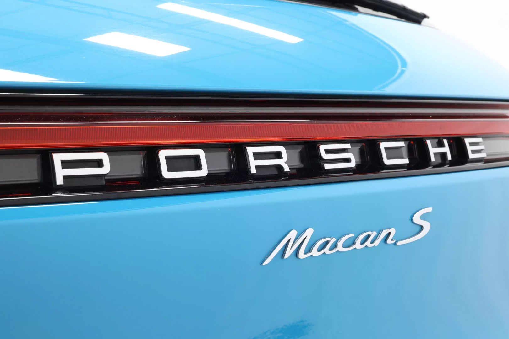 2022 Porsche Macan - Image 100