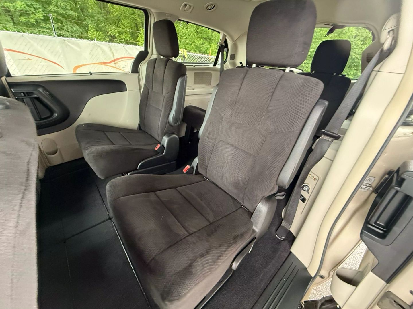 2013 Chrysler Town & Country - Image 18