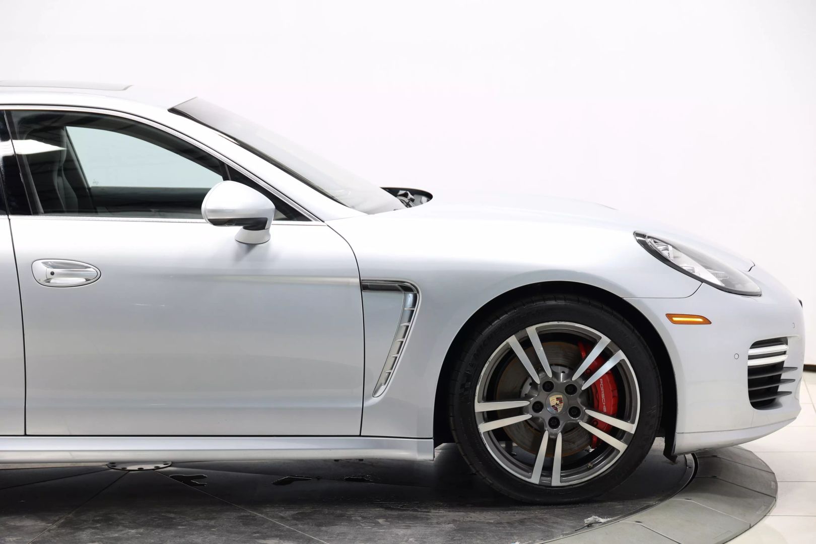 2014 Porsche Panamera - Image 78