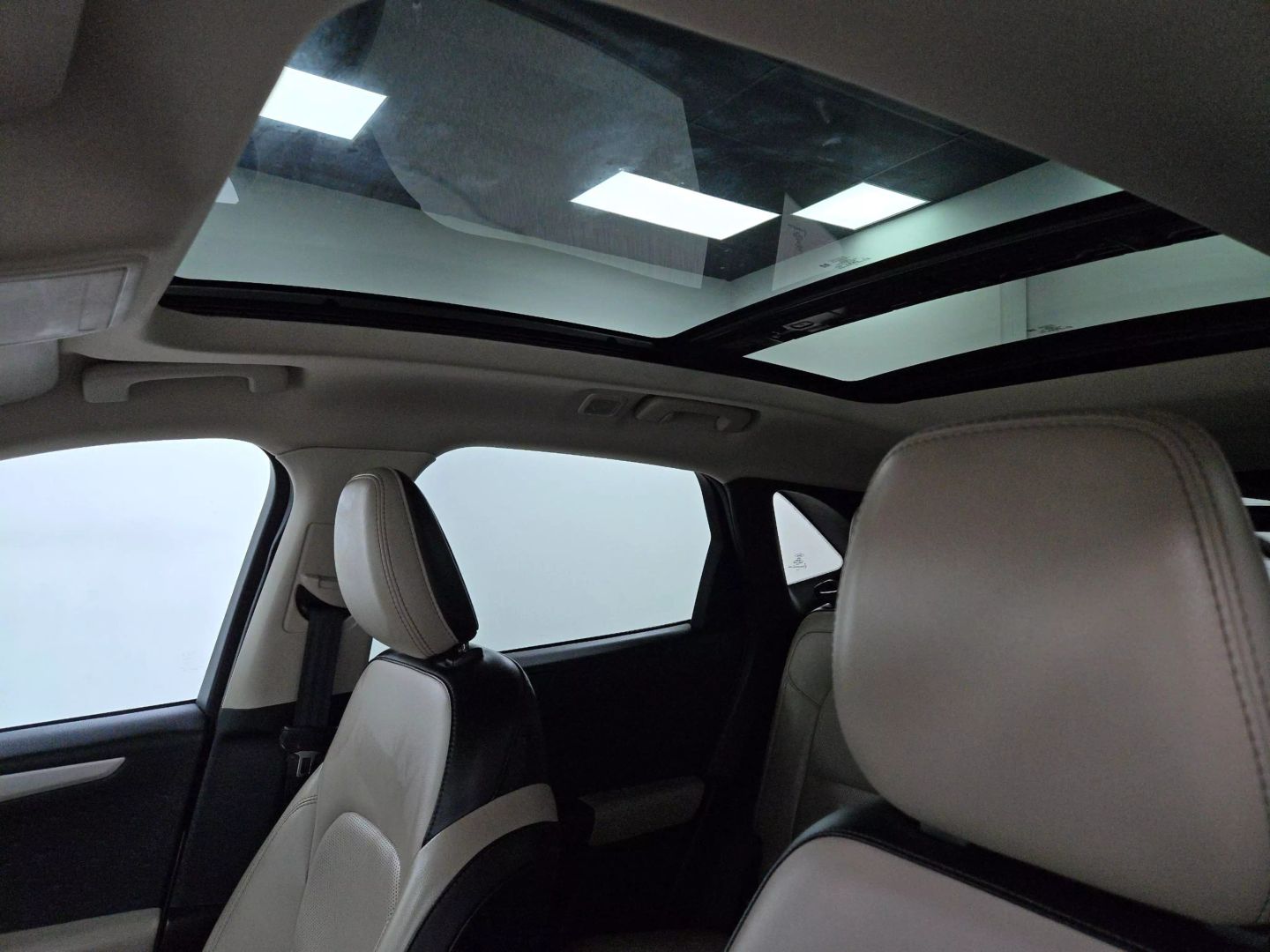 2020 Ford Escape - Image 22