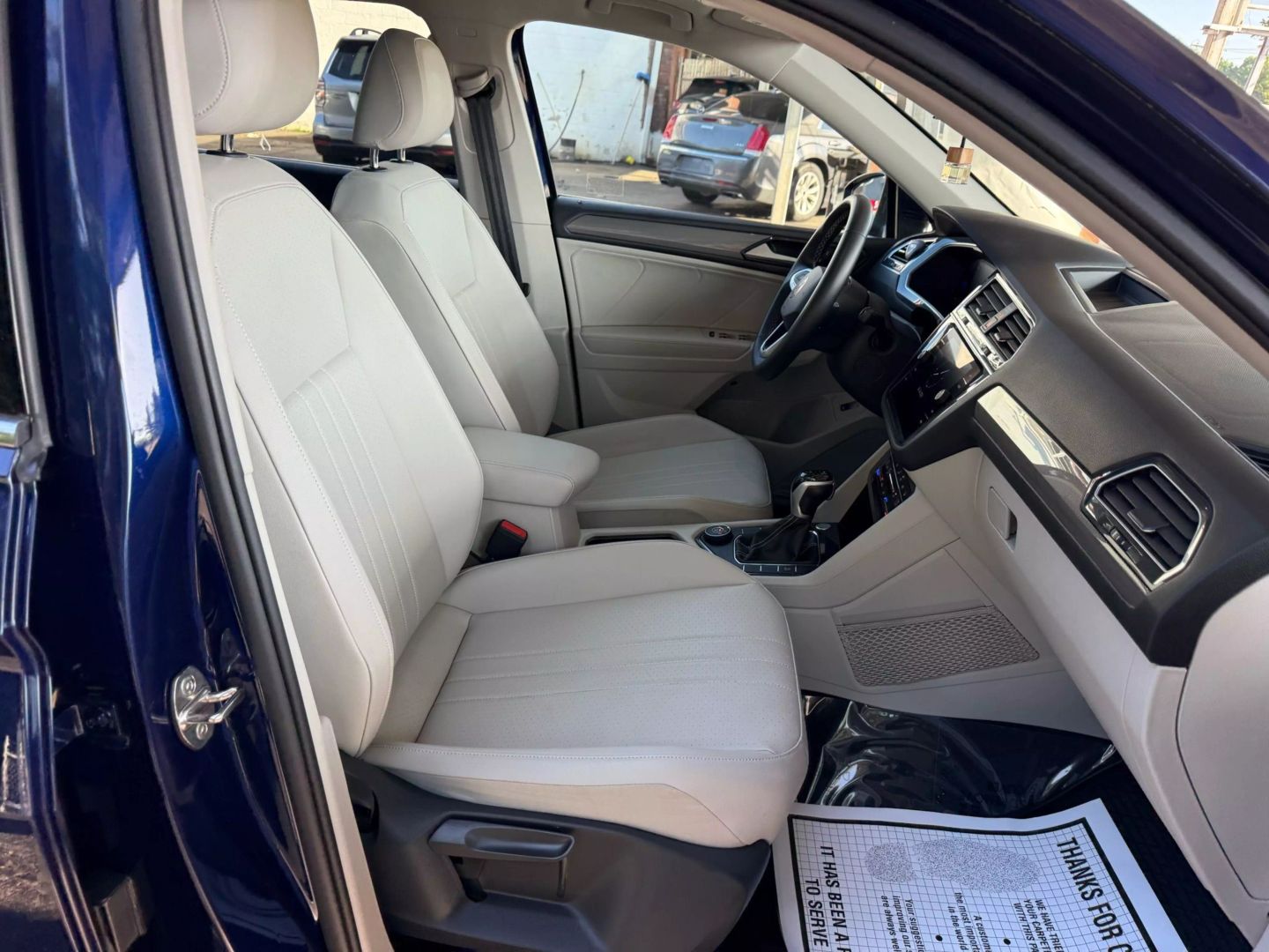 2022 Volkswagen Tiguan - Image 25