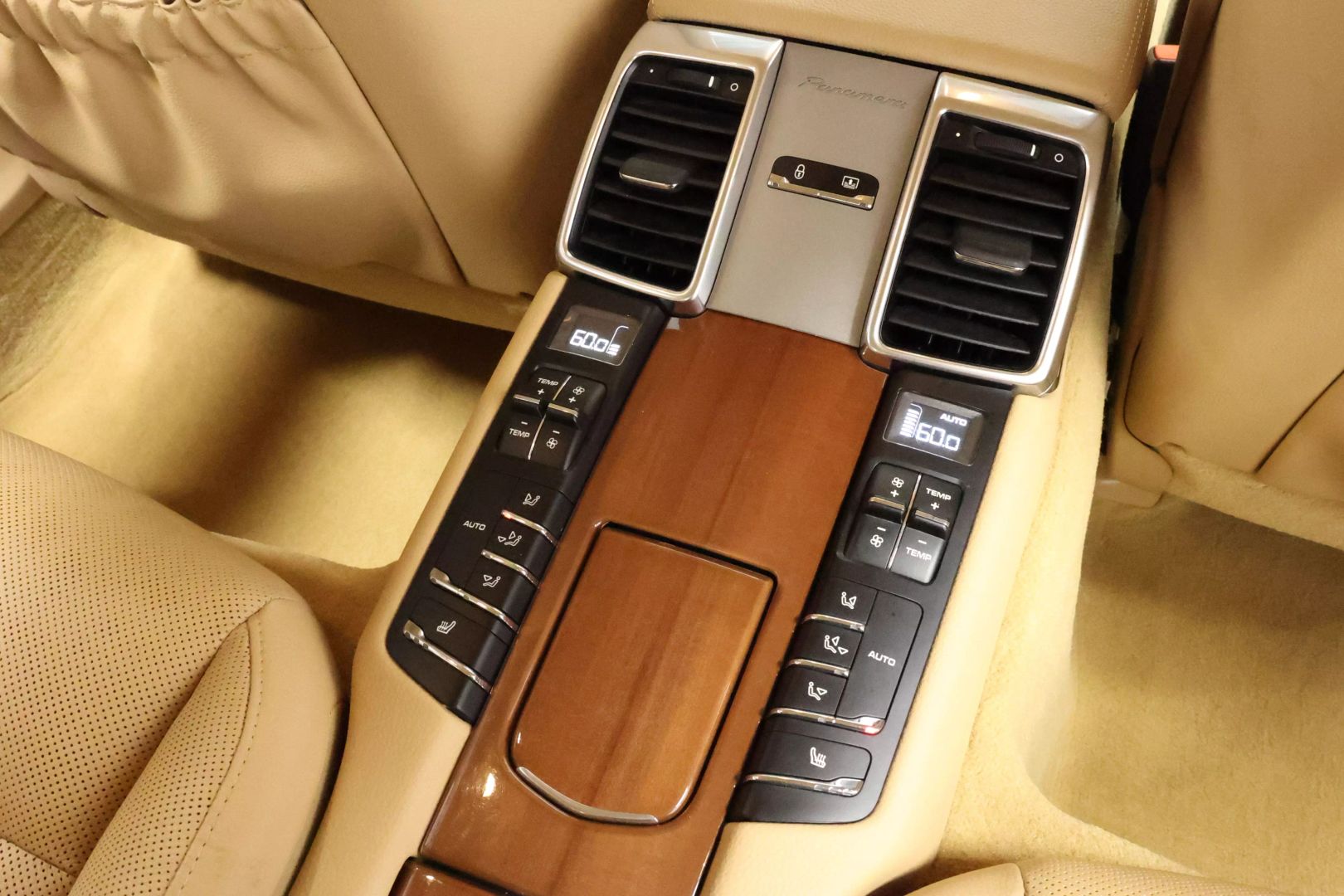 2014 Porsche Panamera - Image 86