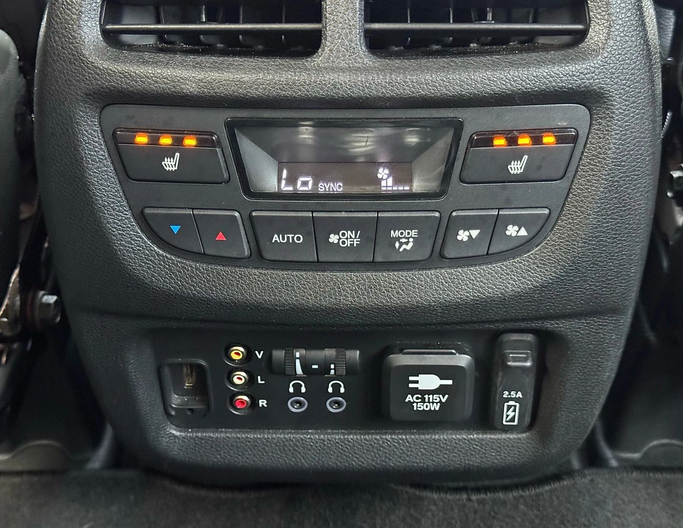 2018 Honda Pilot - Image 30