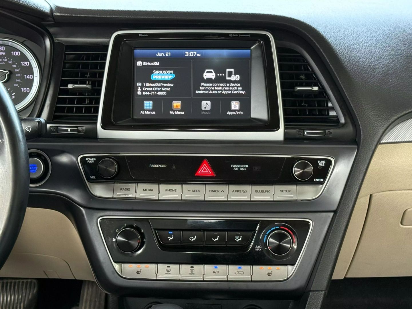 2018 Hyundai Sonata - Image 25