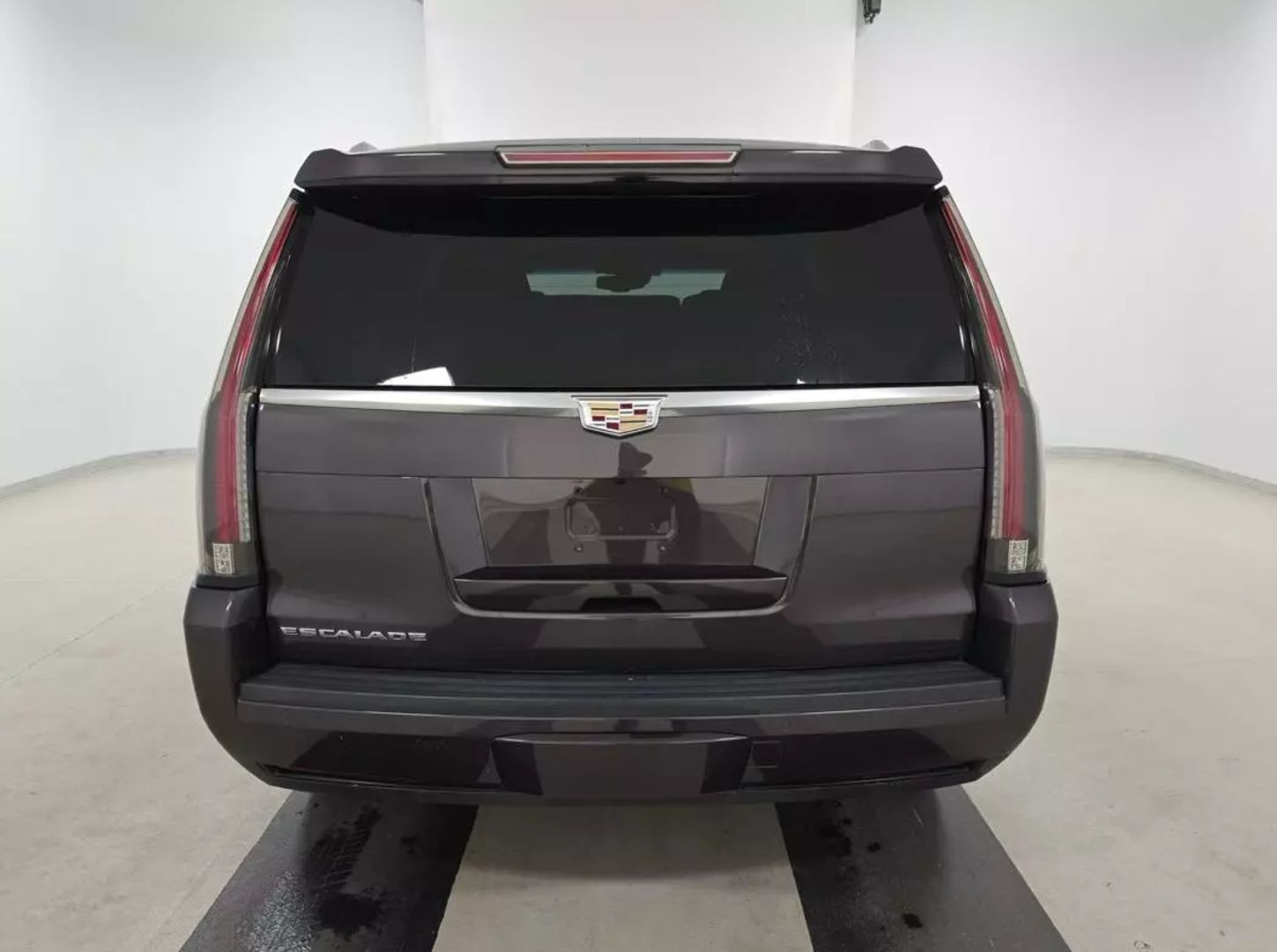 2016 Cadillac Escalade - Image 10