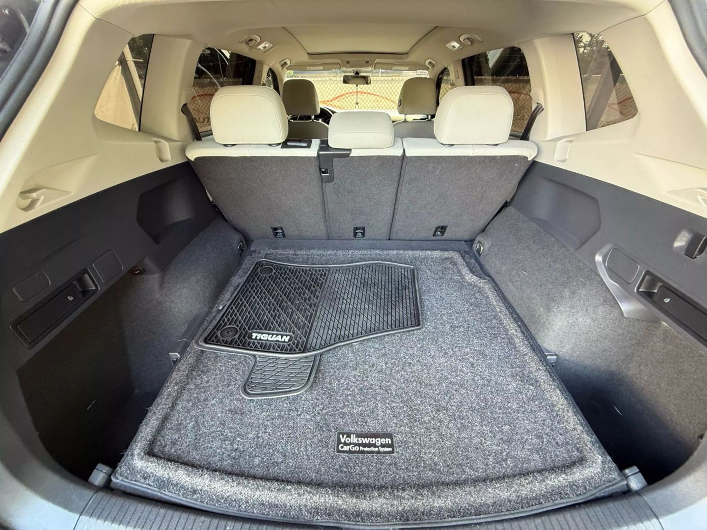 2019 Volkswagen Tiguan - Image 18