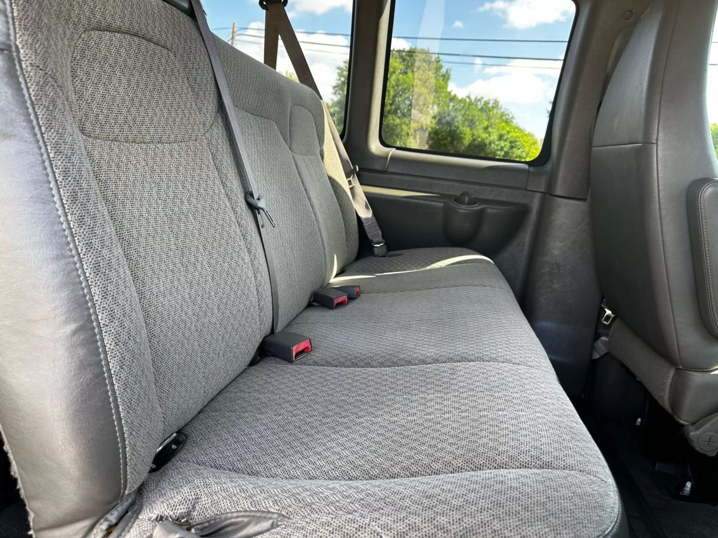 2014 Chevrolet Express 3500 Passenger - Image 17