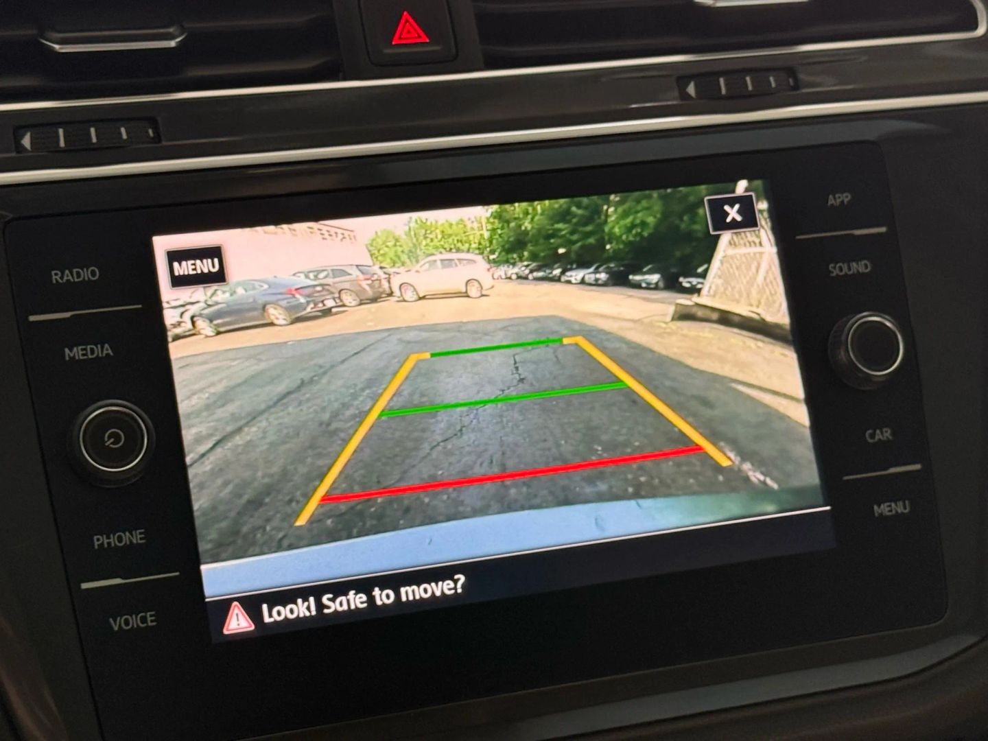 2019 Volkswagen Tiguan - Image 35