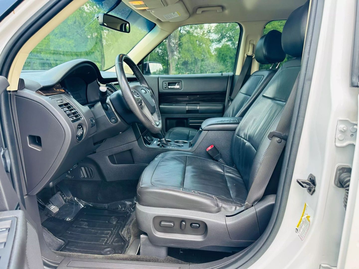 2017 Ford Flex - Image 13