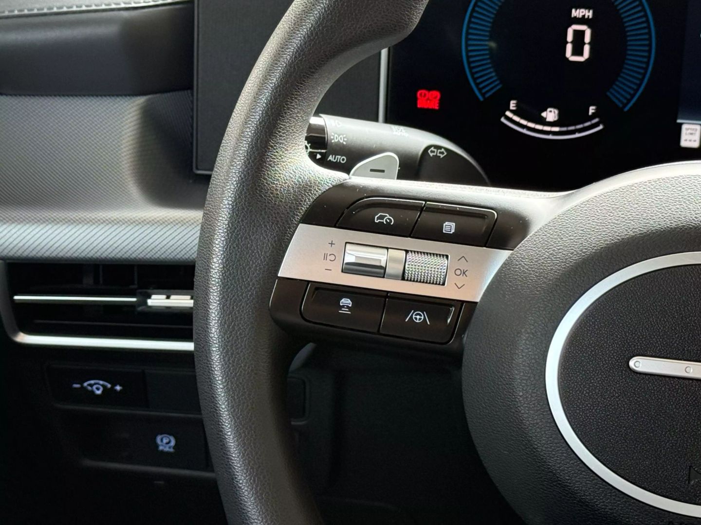 2025 Hyundai Sonata - Image 35