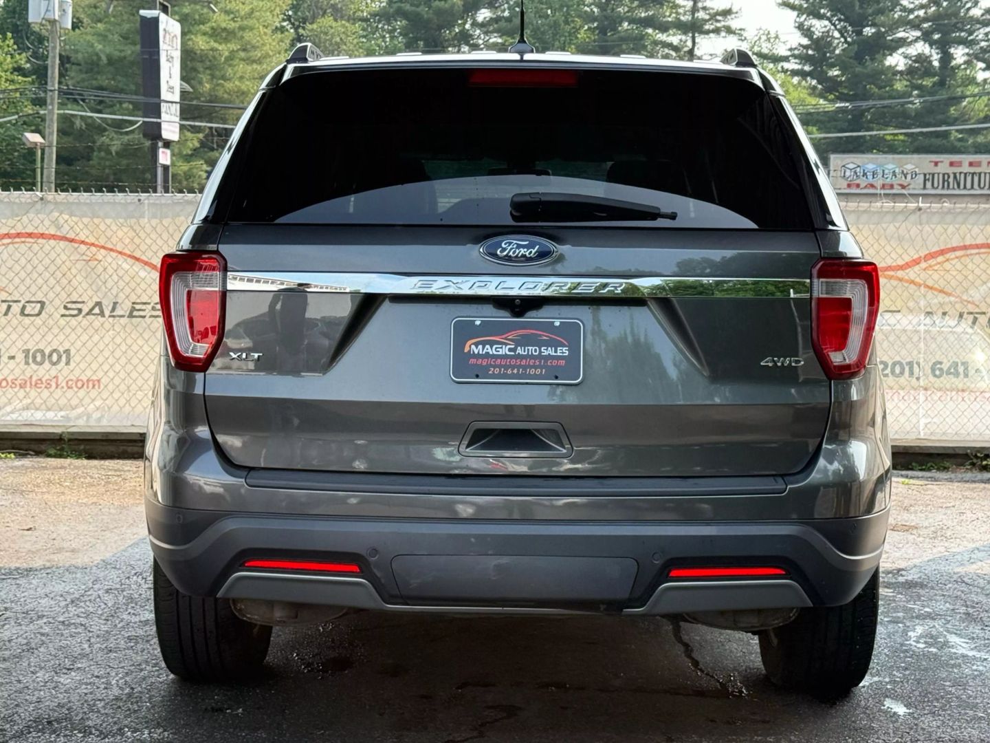 2019 Ford Explorer - Image 10