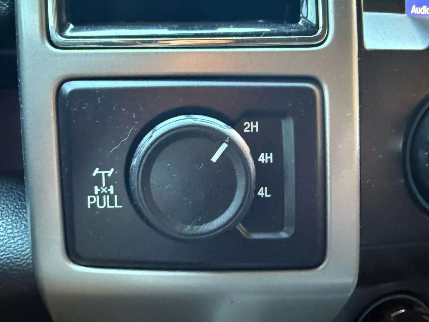 2020 Ford F250 Super Duty Crew Cab - Image 32