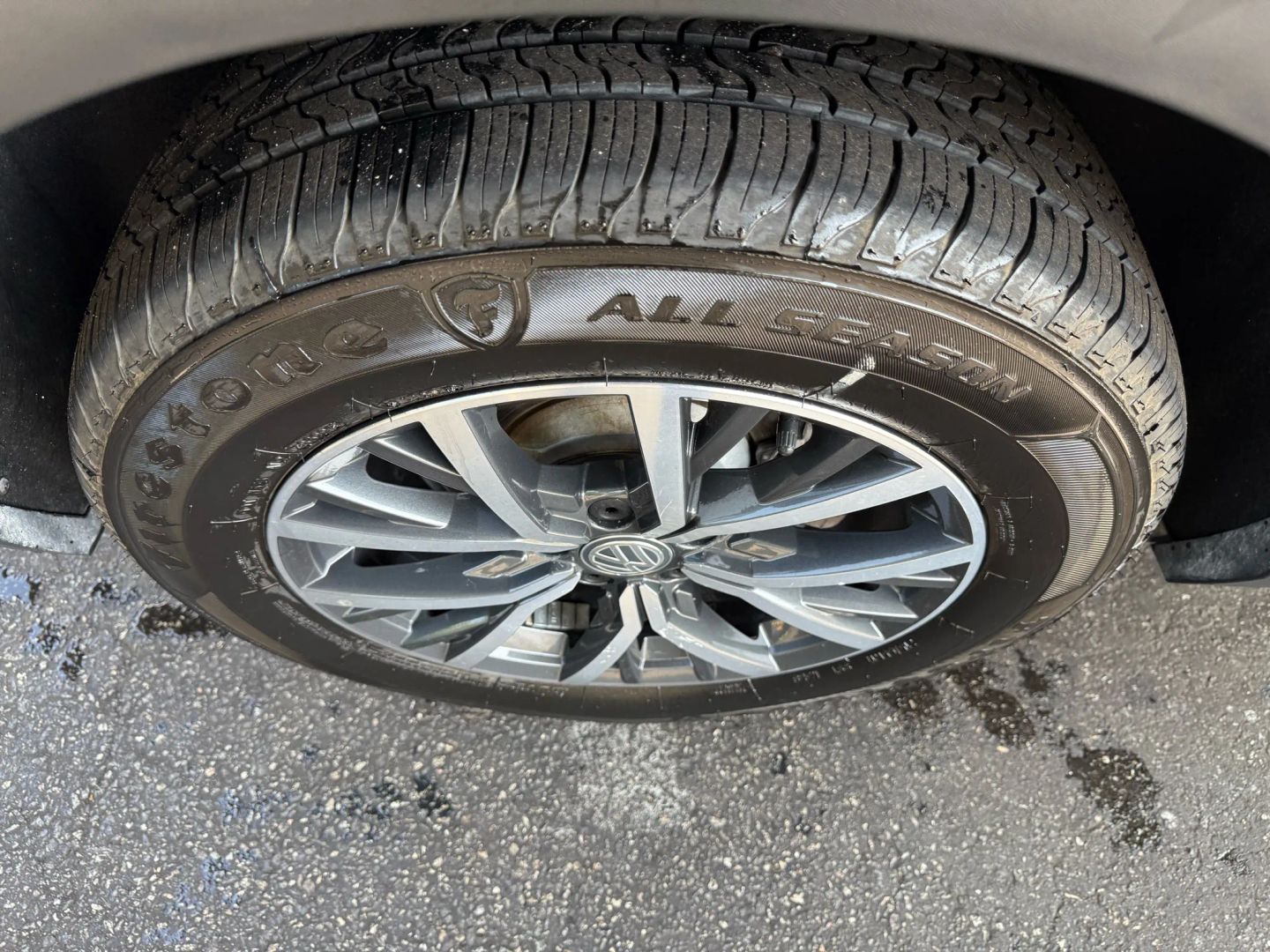 2019 Volkswagen Tiguan - Image 44