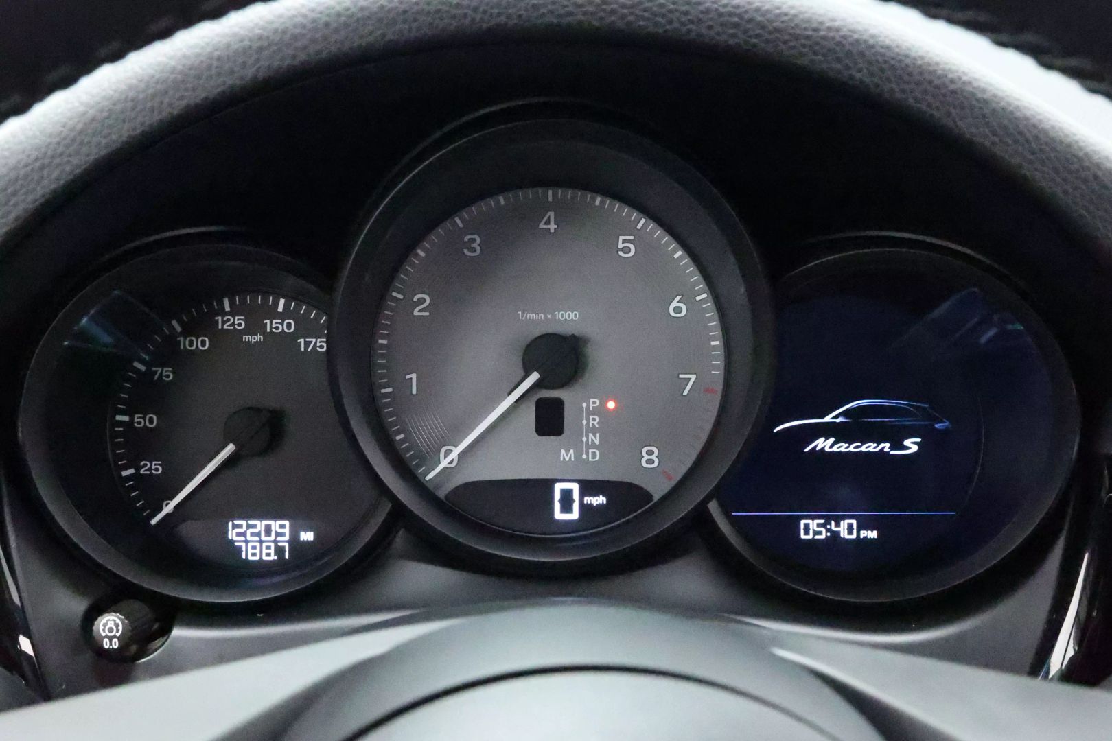 2022 Porsche Macan - Image 28